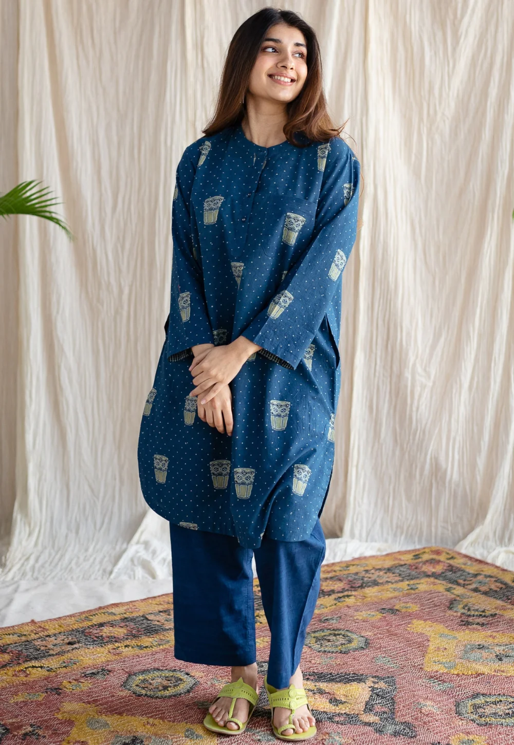 YAGNIK FASHION Women Abstract Printed Straight Kurta With Trousers - Yagnik Fashion