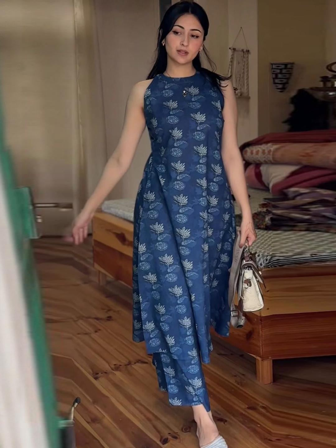 YAGNIK FASHION Ethnic Motifs Printed Mandarin Collar A-Line Kurta With Trouser - Yagnik Fashion