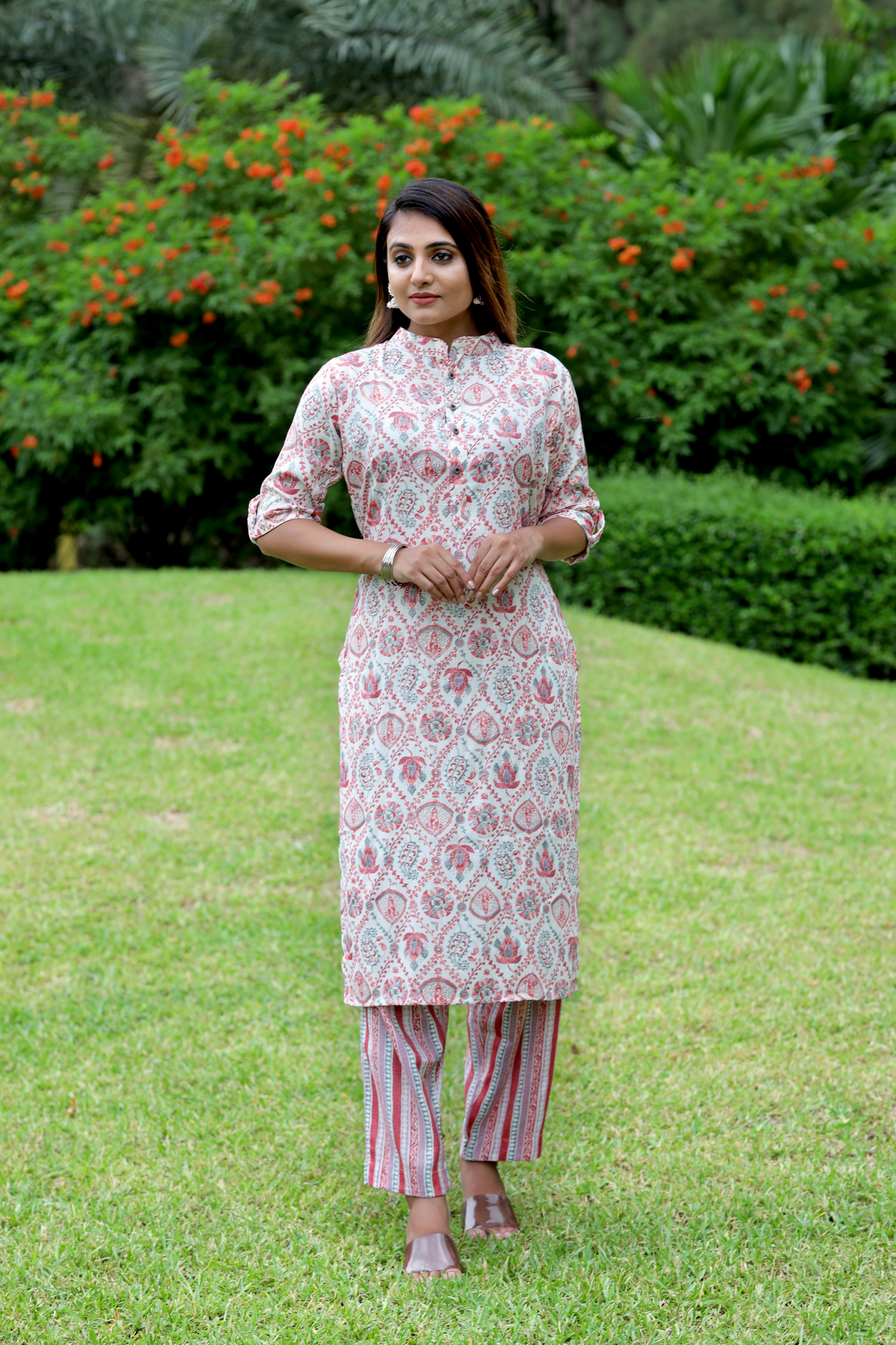 Classy Designer Light Pink Women Kurta Sets - Yagnik Fashion