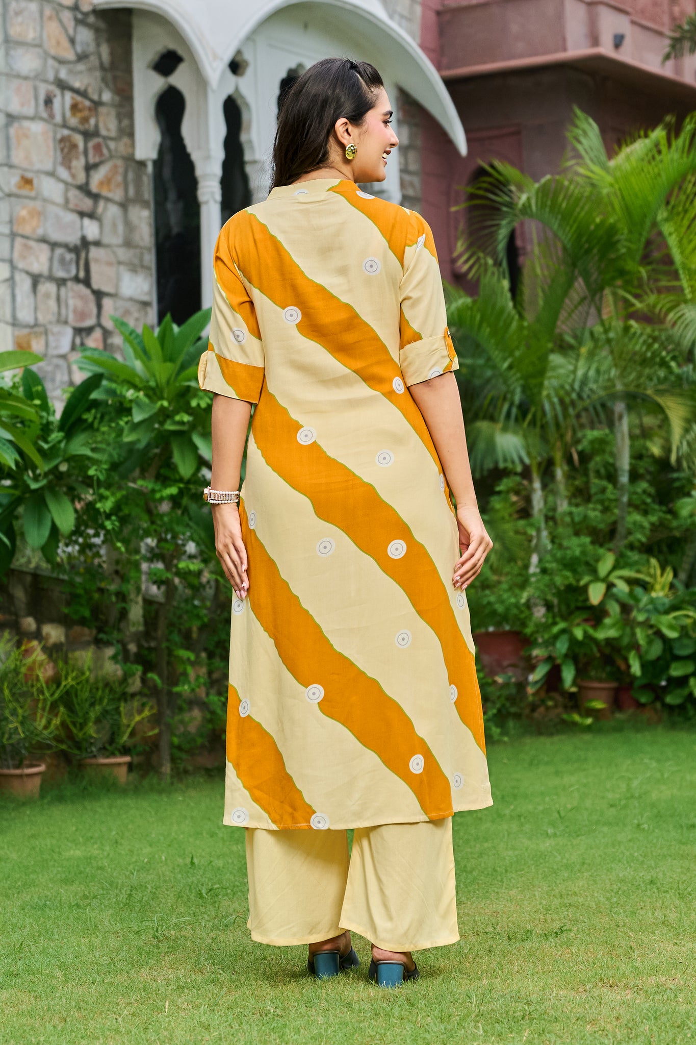 YAGNIK FASHION Ethnic Motifs Printed Mandarin Collar A-Line Kurta With Trouser - Yagnik Fashion