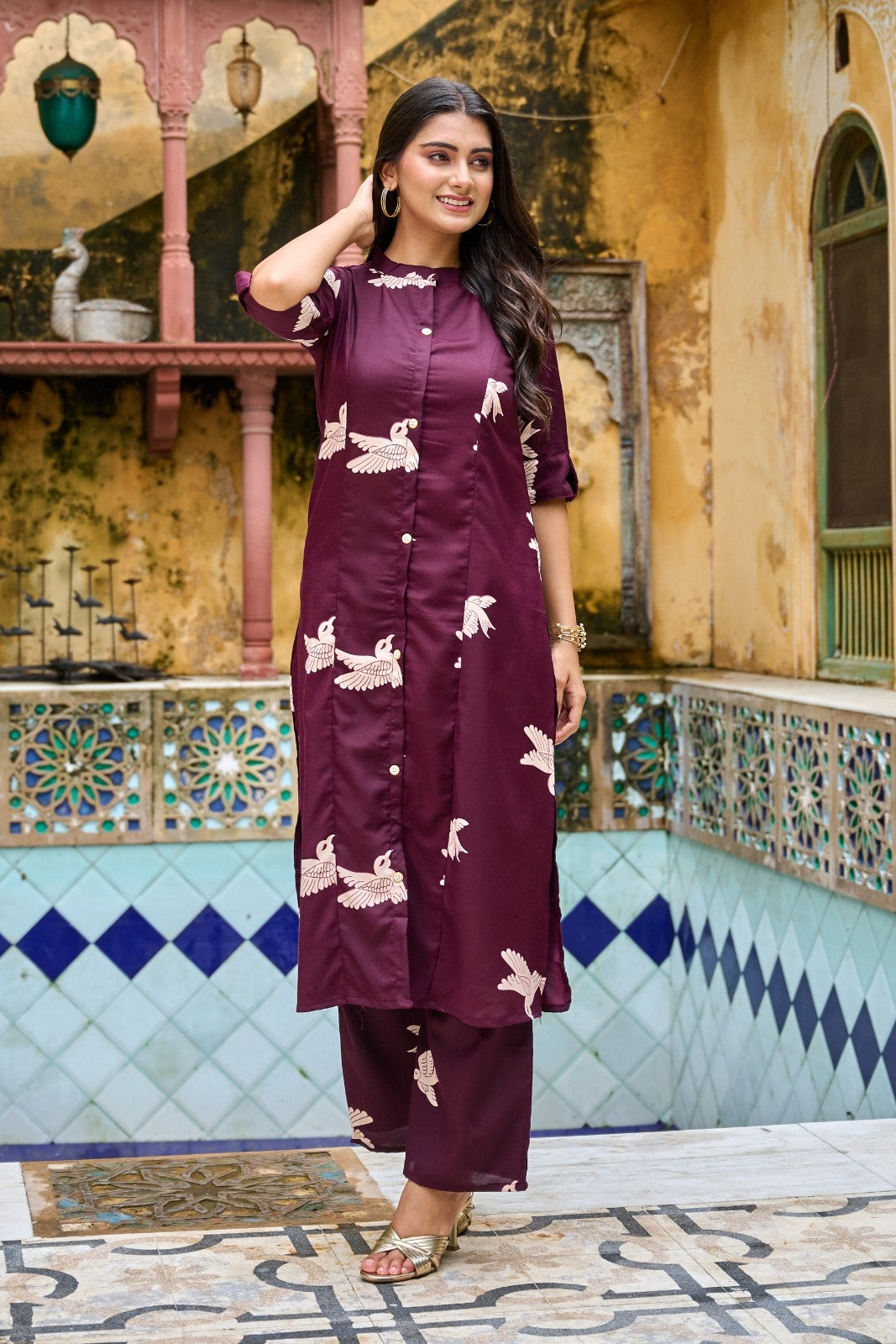 YAGNIK FASHION Floral Printed Straight Kurta With Palazzos