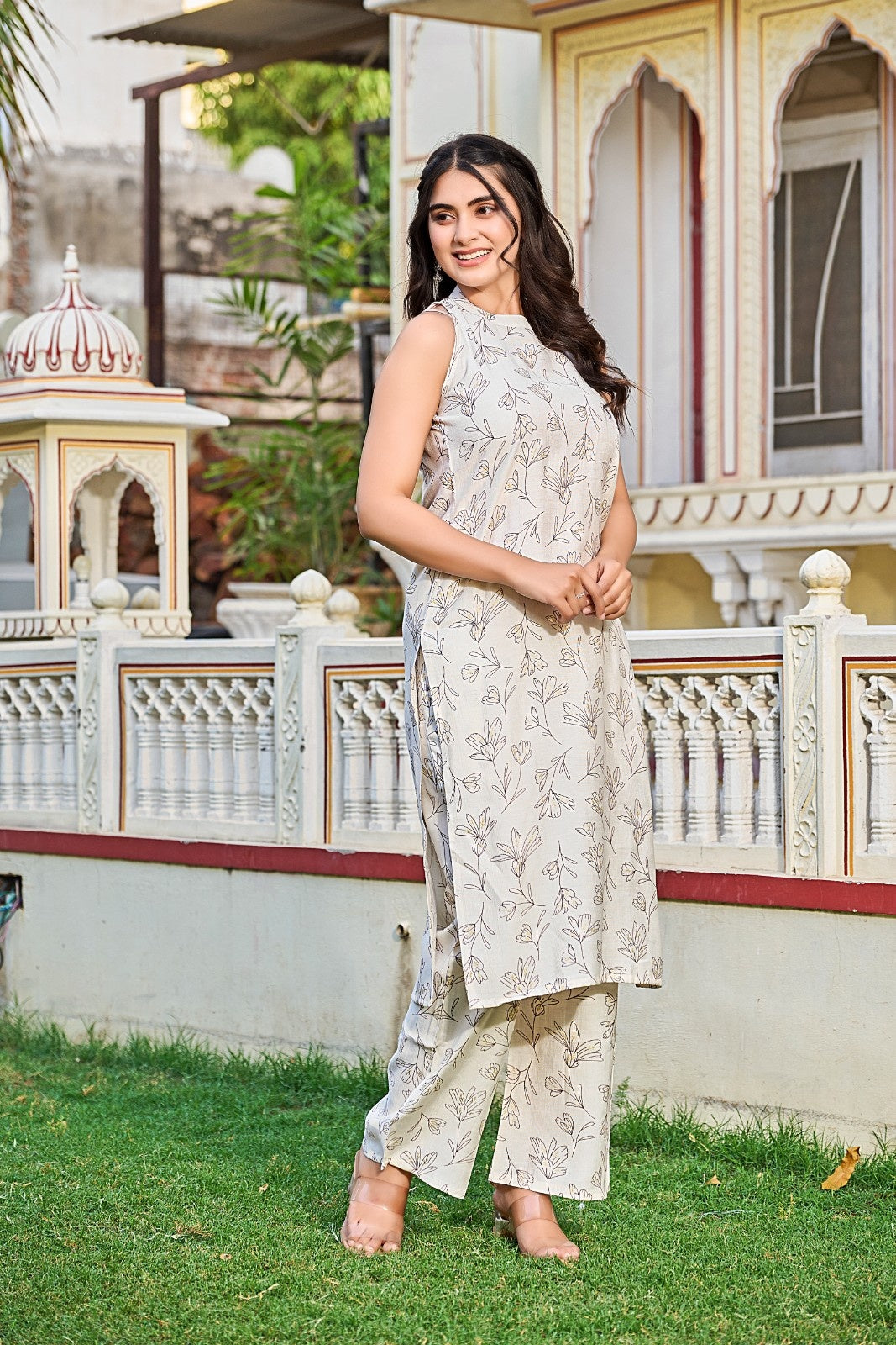 YAGNIK FASHION Women geometric Printed SLEVELESS Regular Kurta with Trousers