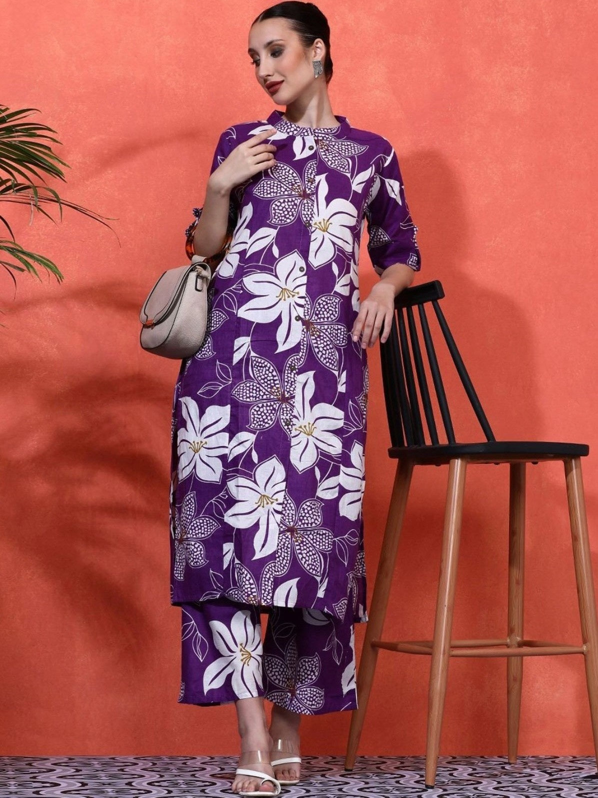 YAGNIK FASHION Women Floral Printed Mandarin Collar Regular Kurta with Trousers