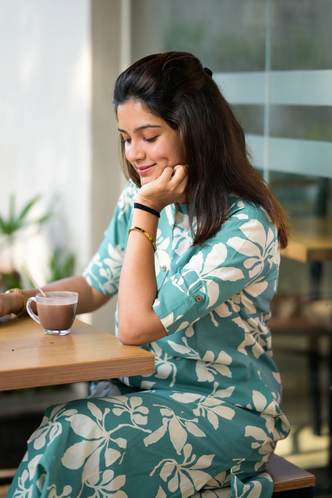 YAGNIK FASHION Women Floral Printed Mandarin Collar Regular Kurta with Trousers