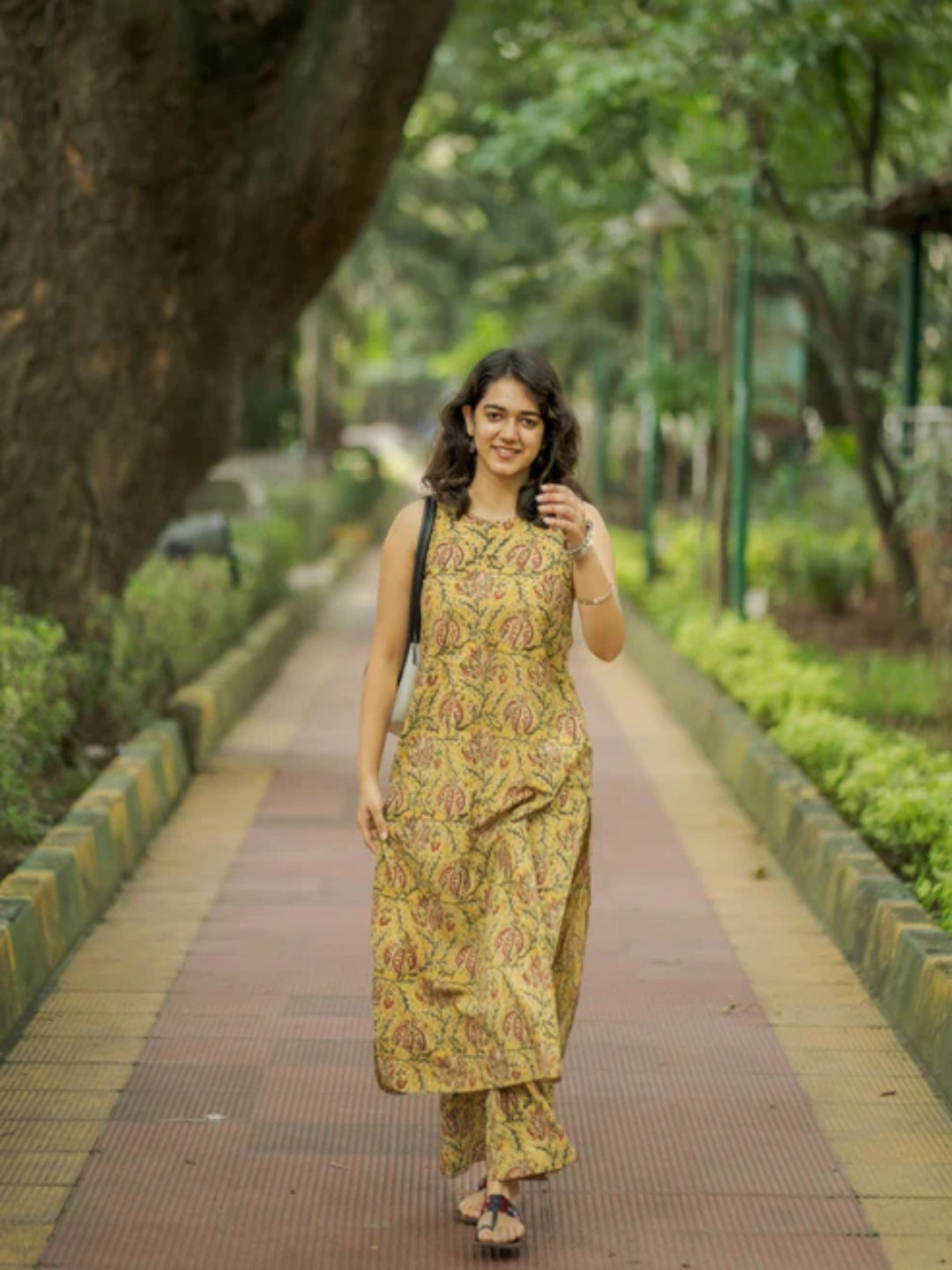 YAGNIK FASHION Floral Printed Round Neck Straight Kurta With Palazzos - Yagnik Fashion