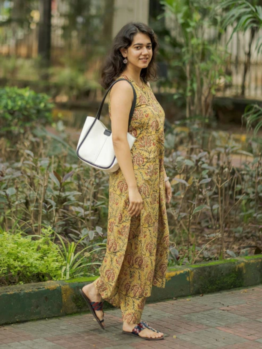 YAGNIK FASHION Floral Printed Round Neck Straight Kurta With Palazzos - Yagnik Fashion