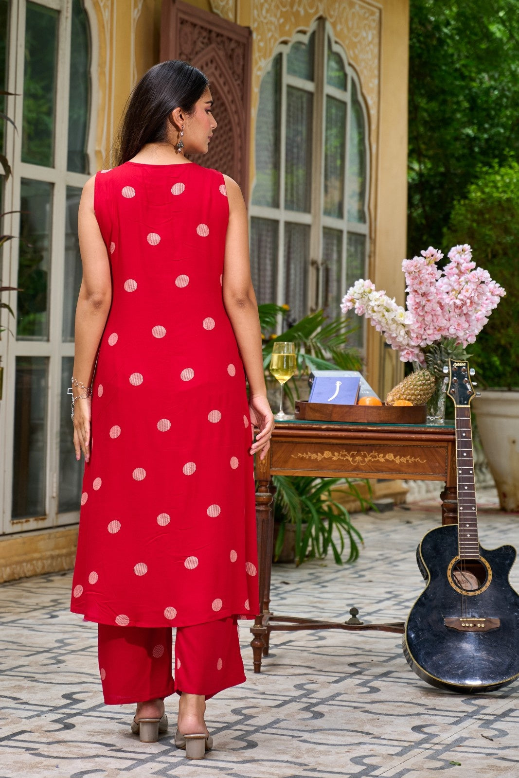 YAGNIK FASHION Women geometric Printed sleeveless Kurta with Trousers