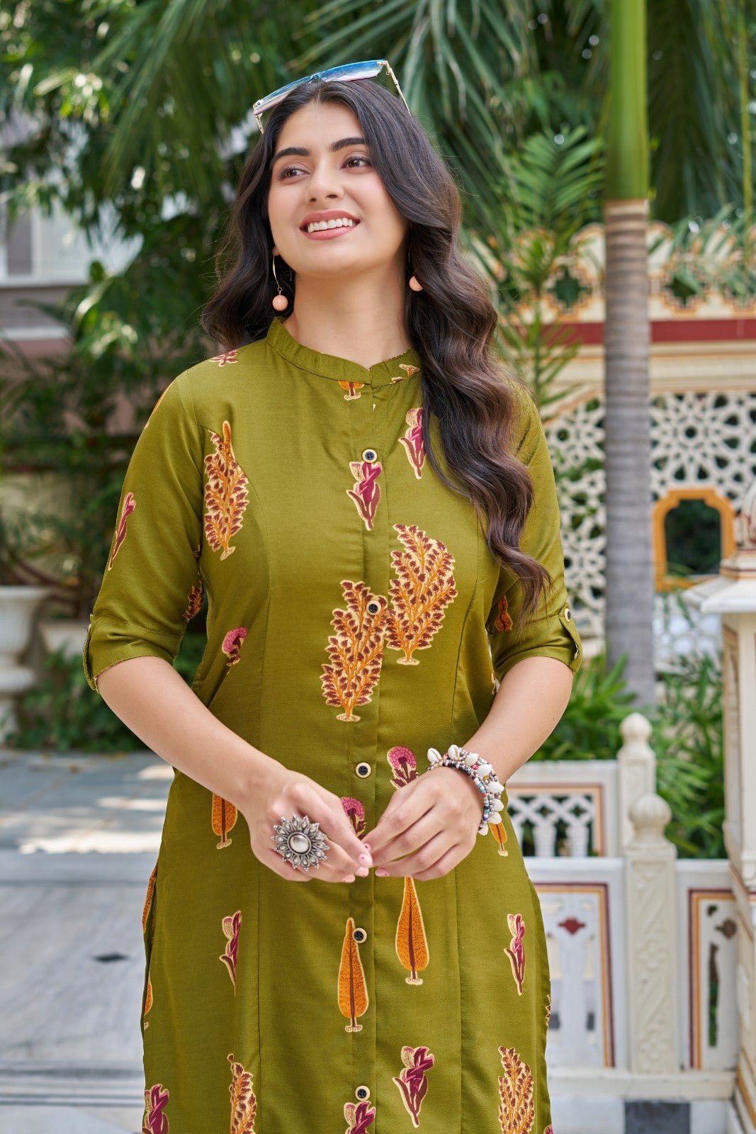 YAGNIK FASHION Women Floral Printed Mandarin Collar Regular Kurta with Trousers