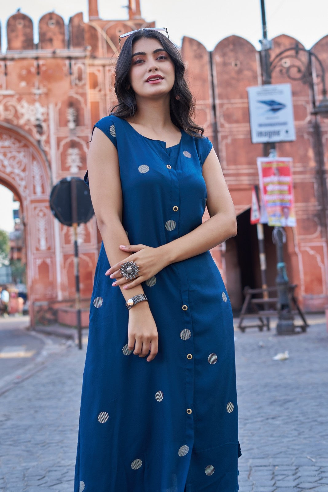 YAGNIK FASHION Women geometric Printed sleeveless Regular Kurta with Trousers