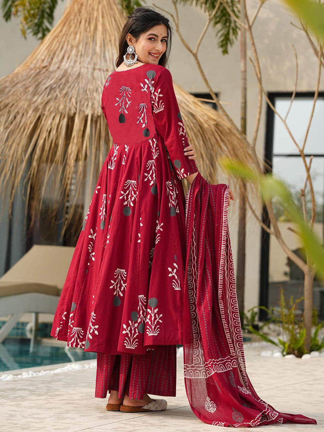 YAGNIK FASHION GIYANA Floral Printed Round-Neck Anarkali Kurta With Palazzos & Dupatta